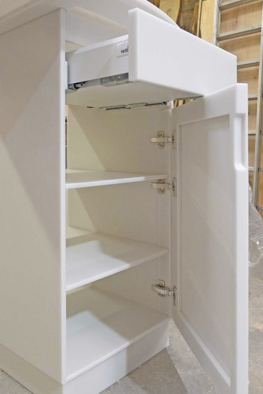 MP-menuiserie-bureau-corian-ferme