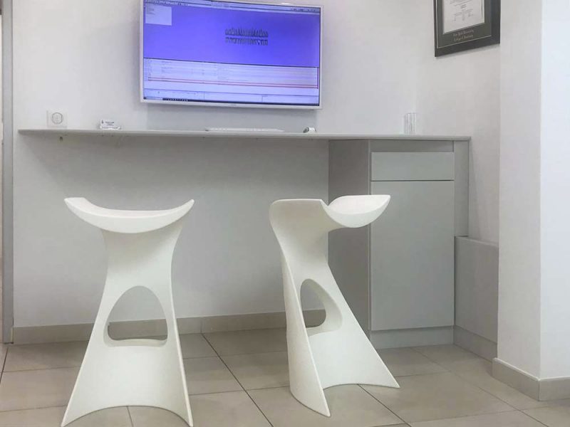 MP menuiserie bureau en corian installé