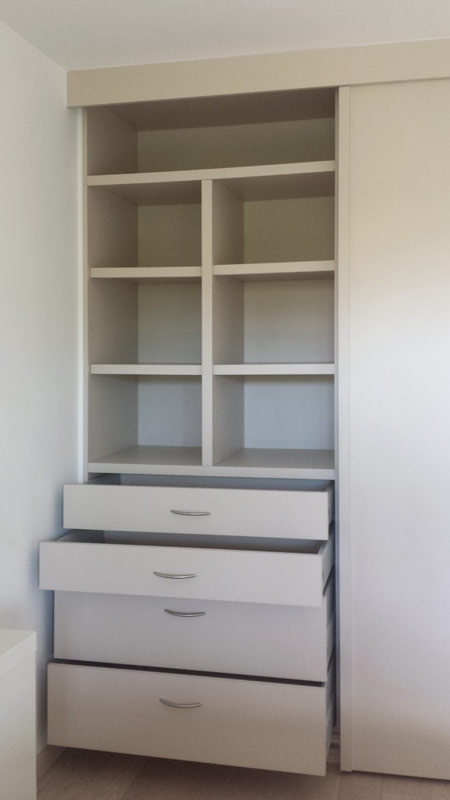 MP-Menuiserie : pose du dressing blanc